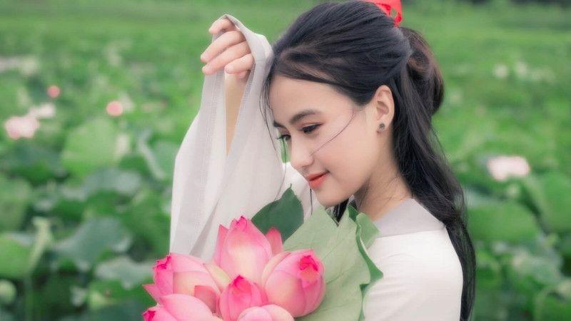 Ảnh nữ người mẫu chụp ảnh tại vùng quê Việt Nam, khung cảnh thanh bình