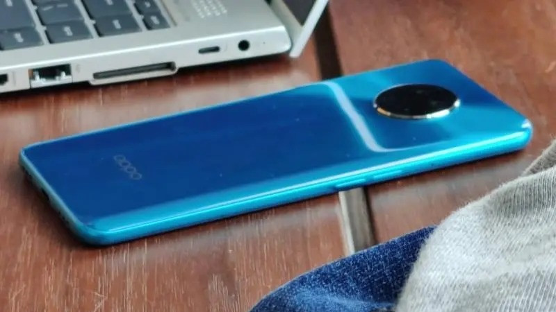 Ảnh Rò Rỉ OPPO Reno Ace 2: Thiết Kế Độc Đáo Lộ Diện Ảnh rò rỉ OPPO Reno Ace 2 với mặt lưng kính cong và cụm camera tròn độc đáo