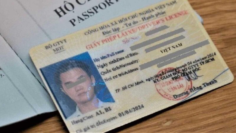 Tìm hiểu **bằng lái xe máy màu gì** trên thẻ PET mẫu mới hiện nay