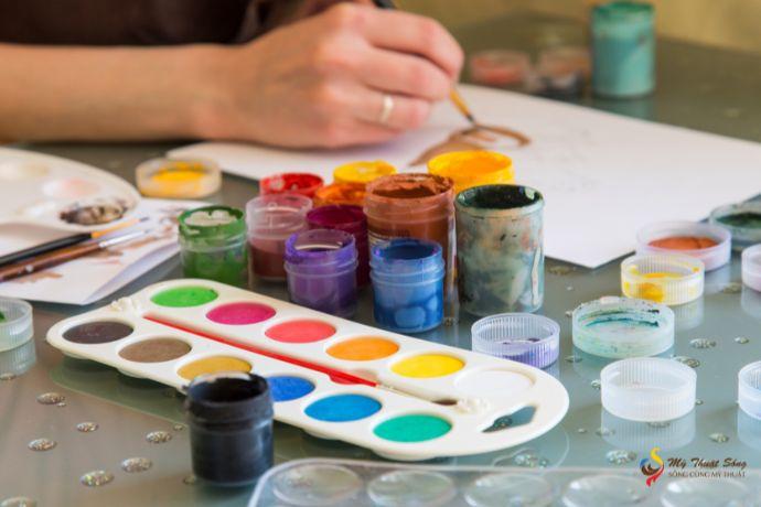 Bố cục cơ bản cho bảng pha màu nước acrylic giúp người mới bắt đầu dễ hình dung.