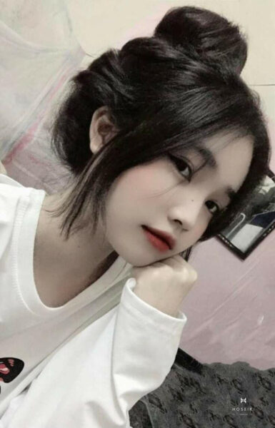 Cô gái cười rạng rỡ trong ảnh gái cute, tóc xõa dài tự nhiên