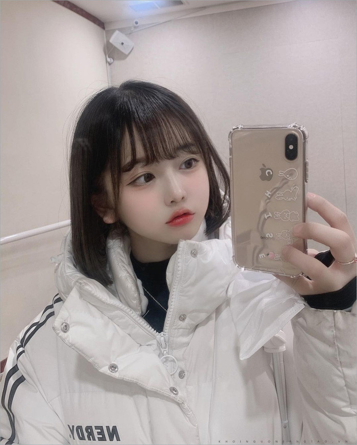 Gái xinh cute thơ ngây với nụ cười hiền