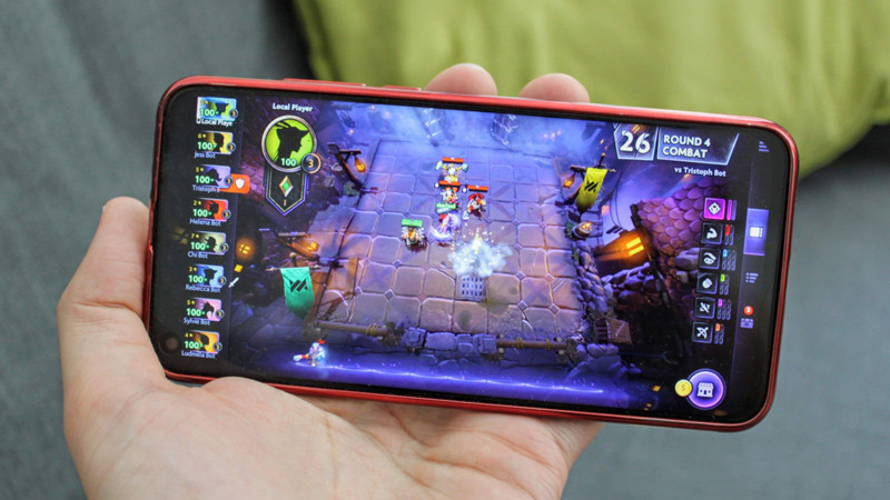 Giao diện cửa hàng và bàn cờ trong Dota Underlords, hiển thị các anh hùng có thể mua