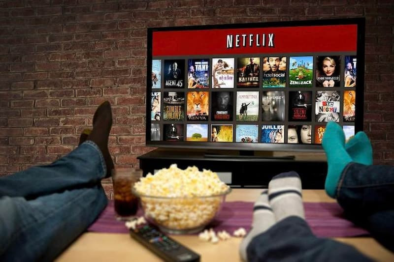 Giao diện trang chủ Netflix hiển thị nhiều phim và chương trình truyền hình