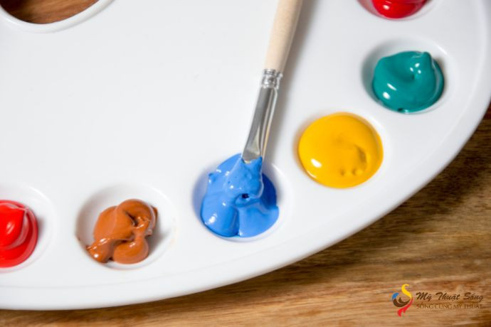 Màu acrylic chất lượng cao cho họa sĩ