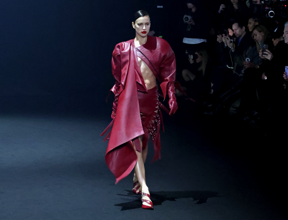 Màu đỏ thẫm là gì, sắc đỏ sâu và quyến rũ