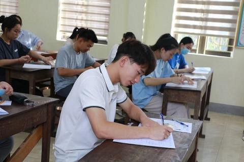 Minh họa quy định mới về cách tính điểm kỳ thi tốt nghiệp THPT 2025