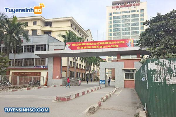 Thông tin tuyển sinh Đại học Công nghiệp Hà Nội Một góc khuôn viên xanh mát tại Đại học Công nghiệp Hà Nội