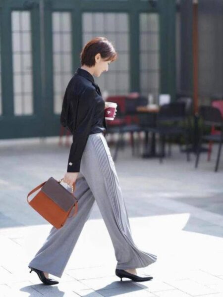 Mau sac trang phuc thanh lich cho phu nu tuoi 40, bao gom mau trung tinh va mau dam sau