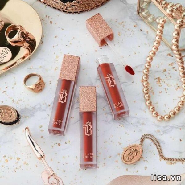 Sắc màu black rouge dl06 là màu gì: Đỏ đất ấm áp