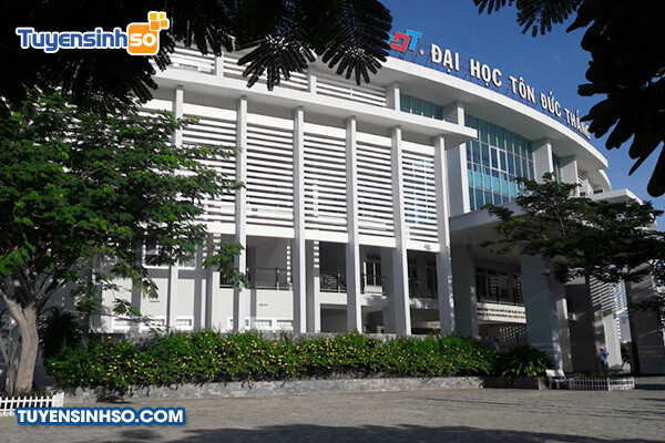 Toàn cảnh cổng trường Đại học Tôn Đức Thắng Phân hiệu Nha Trang