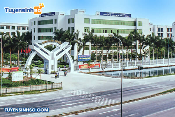 Toàn cảnh khuôn viên xanh mát của Trường Đại học Thái Bình